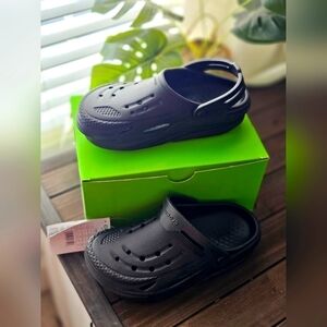 CROCS Off-Grif Clogs (W 7 / M 5)
